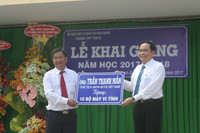  Chủ tịch Ủy ban Mặt trận Tổ quốc Việt Nam Trần Thanh Mẫn dự lễ khai giảng tại Hậu Giang ảnh 1