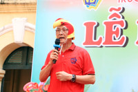 Thầy hiệu trưởng luôn biến lễ khai giảng thành ngày hội ảnh 2 Thầy hiệu trưởng luôn biến lễ khai giảng thành ngày hội ảnh 2