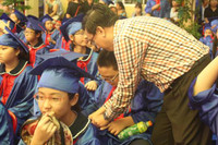 TPHCM: Niềm vui ngày ra trường của học sinh lớp 5 ảnh 3 TPHCM: Niềm vui ngày ra trường của học sinh lớp 5 ảnh 3