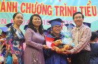 TPHCM: Niềm vui ngày ra trường của học sinh lớp 5 ảnh 5 TPHCM: Niềm vui ngày ra trường của học sinh lớp 5 ảnh 5