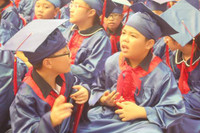 TPHCM: Niềm vui ngày ra trường của học sinh lớp 5 ảnh 2 TPHCM: Niềm vui ngày ra trường của học sinh lớp 5 ảnh 2