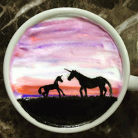 Ngỡ ngàng ngắm những kiệt tác nghệ thuật trên bề mặt tách cà phê ảnh 9