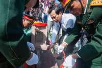 Nghệ An: Xúc động lễ an táng 107 hài cốt liệt sĩ hy sinh tại Lào ảnh 3