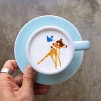 Ngỡ ngàng ngắm những kiệt tác nghệ thuật trên bề mặt tách cà phê ảnh 6