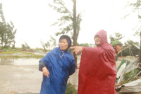 Nghệ An: Đê biển sạt lở, nhiều kiốt kinh doanh ven biển bị san phẳng do bão ảnh 1