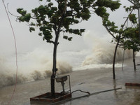 Nghệ An: Bão số 10 tiến sát, mưa to gió lớn và biển động dữ dội ảnh 3 Nghệ An: Bão số 10 tiến sát, mưa to gió lớn và biển động dữ dội ảnh 3