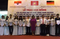 78 sinh viên xuất sắc khu vực Hà Nội nhận học bổng Hessen ảnh 4