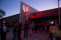 Hàng nghìn người chờ hiến máu cứu nạn nhân vụ xả súng Las Vegas ảnh 11 Hàng nghìn người chờ hiến máu cứu nạn nhân vụ xả súng Las Vegas ảnh 11