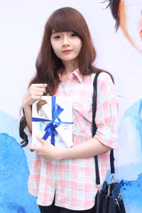 10 hot girl sở hữu gương mặt xinh đẹp nhất Việt Nam ảnh 24