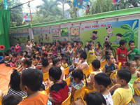 Trường học xuống cấp, nhân viên làm việc dưới gầm cầu thang ảnh 6