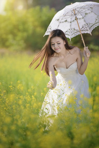 Thiếu nữ Hà thành tinh khôi, dịu ngọt bên đồng cải vàng ảnh 3