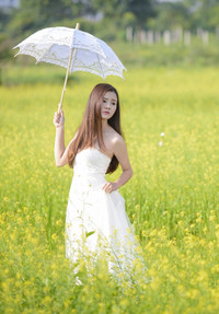 Thiếu nữ Hà thành tinh khôi, dịu ngọt bên đồng cải vàng ảnh 7