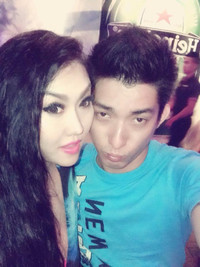 "Phi công" sánh vai Phi Thanh Vân đến tòa nhận giấy ly hôn vợ cũ ảnh 10 "Phi công" sánh vai Phi Thanh Vân đến tòa nhận giấy ly hôn vợ cũ ảnh 10