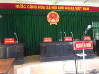 "Phi công" sánh vai Phi Thanh Vân đến tòa nhận giấy ly hôn vợ cũ ảnh 3 "Phi công" sánh vai Phi Thanh Vân đến tòa nhận giấy ly hôn vợ cũ ảnh 3