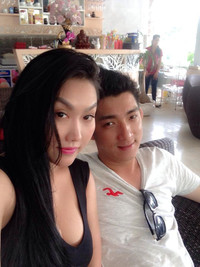 "Phi công" sánh vai Phi Thanh Vân đến tòa nhận giấy ly hôn vợ cũ ảnh 9 "Phi công" sánh vai Phi Thanh Vân đến tòa nhận giấy ly hôn vợ cũ ảnh 9