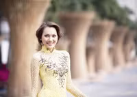 Những cô gái miền Tây xinh đẹp nổi tiếng nhất V-biz - Ảnh 11