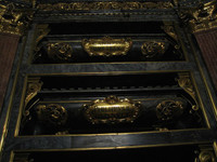 Khám phá lăng mộ bí mật dưới cung điện hoàng gia Tây Ban Nha ảnh 2