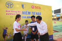 300 cầu thủ trẻ tranh tài giành suất tham gia đá bóng trên phố đi bộ ảnh 1 300 cầu thủ trẻ tranh tài giành suất tham gia đá bóng trên phố đi bộ ảnh 1