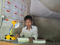 Cậu học trò mồ côi vươn lên học giỏi cần lắm những tấm lòng ảnh 1