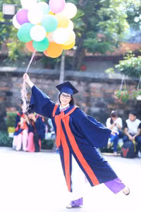 Bí thư chi Đoàn giỏi xinh đẹp, học giỏi và bài học cuộc sống ảnh 4