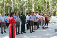 Bộ GD&ĐT tổ chức hoạt động tri ân các thương binh liệt sĩ ảnh 8