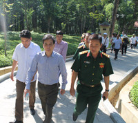 Bộ GD&ĐT tổ chức hoạt động tri ân các thương binh liệt sĩ ảnh 4