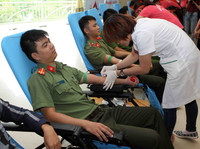 Nghệ An: Hơn 2.000 người tham gia ngày hội “Giọt hồng xứ Nghệ” ảnh 3