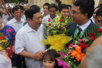 Nghệ An đón mừng các chàng trai ” Vàng” trở về ảnh 2 Nghệ An đón mừng các chàng trai ” Vàng” trở về ảnh 2