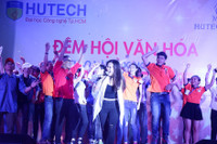 Đêm hội văn hóa đầy sôi động chào năm học mới của sinh viên HUTECH ảnh 2