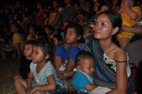 Mẹ ẵm con "trẩy" hội nghệ thuật dân gian Tây Nguyên ảnh 2