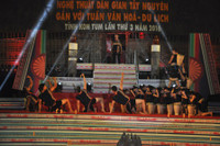 Ấn tượng lễ khai mạc Liên hoan nghệ thuật dân gian Tây Nguyên 2016 ảnh 9