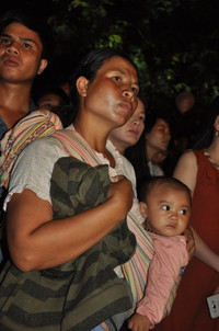 Mẹ ẵm con "trẩy" hội nghệ thuật dân gian Tây Nguyên ảnh 3