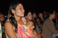 Mẹ ẵm con "trẩy" hội nghệ thuật dân gian Tây Nguyên ảnh 5