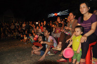 Mẹ ẵm con "trẩy" hội nghệ thuật dân gian Tây Nguyên ảnh 7