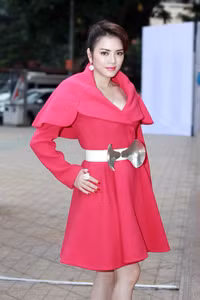 Lý Nhã Kỳ, Ngọc Trinh và Hà Hồ giàu có cỡ nào?