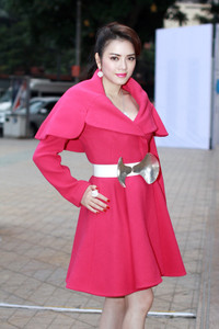 Lý Nhã Kỳ, Ngọc Trinh và Hà Hồ giàu có cỡ nào?