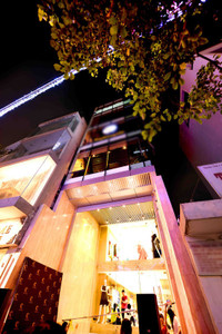 Lý Nhã Kỳ, Ngọc Trinh và Hà Hồ giàu có cỡ nào?