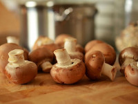 Nấm giàu vitamin B6 và thường được sử dụng để điều trị chứng trầm cảm, vì vitamin B6 có thể giúp tăng cường 