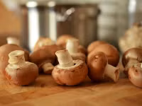 Nấm giàu vitamin B6 và thường được sử dụng để điều trị chứng trầm cảm, vì vitamin B6 có thể giúp tăng cường 