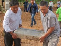 San ủi Khu lăng mộ khi chưa được bàn giao mặt bằng ảnh 2