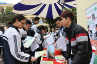 Nghệ An: Gần 5000 học sinh tham gia chương trình tư vấn tuyển sinh – hướng nghiệp năm 2016 ảnh 5