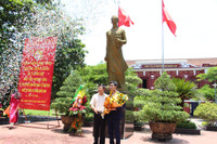 Trường Quốc học Huế vinh danh học sinh đạt huy chương vàng Olympic sinh học ảnh 1