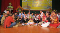 Lưu học sinh Lào, Thái Lan vui tết cổ truyền trên đất Nghệ ảnh 11