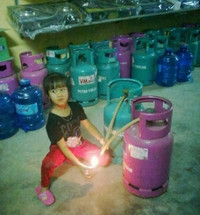 Hành động khó đỡ của người châu Á ảnh 4