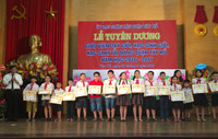 Quận Tây Hồ (Hà Nội) tuyên dương giáo viên dạy giỏi, học sinh giỏi năm học 2016-2017 ảnh 4 Quận Tây Hồ (Hà Nội) tuyên dương giáo viên dạy giỏi, học sinh giỏi năm học 2016-2017 ảnh 4