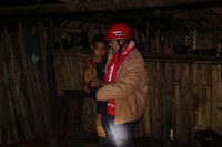 Đến nơi thầy cô "mật phục" rước học sinh tới trường ảnh 1 Đến nơi thầy cô "mật phục" rước học sinh tới trường ảnh 1