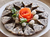 Bật mí cách bày đĩa giò chả đẹp cho nàng dâu đảm ảnh 7