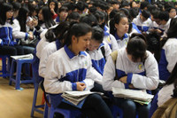 Thanh Hóa: Hơn 4.000 học sinh tham gia ngày hội Tư vấn tuyển sinh - hướng nghiệp ảnh 1