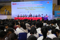 Thanh Hóa: Hơn 4.000 học sinh tham gia ngày hội Tư vấn tuyển sinh - hướng nghiệp ảnh 2