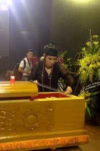 Thanh Lam lau mặt cho bố lần cuối ảnh 2